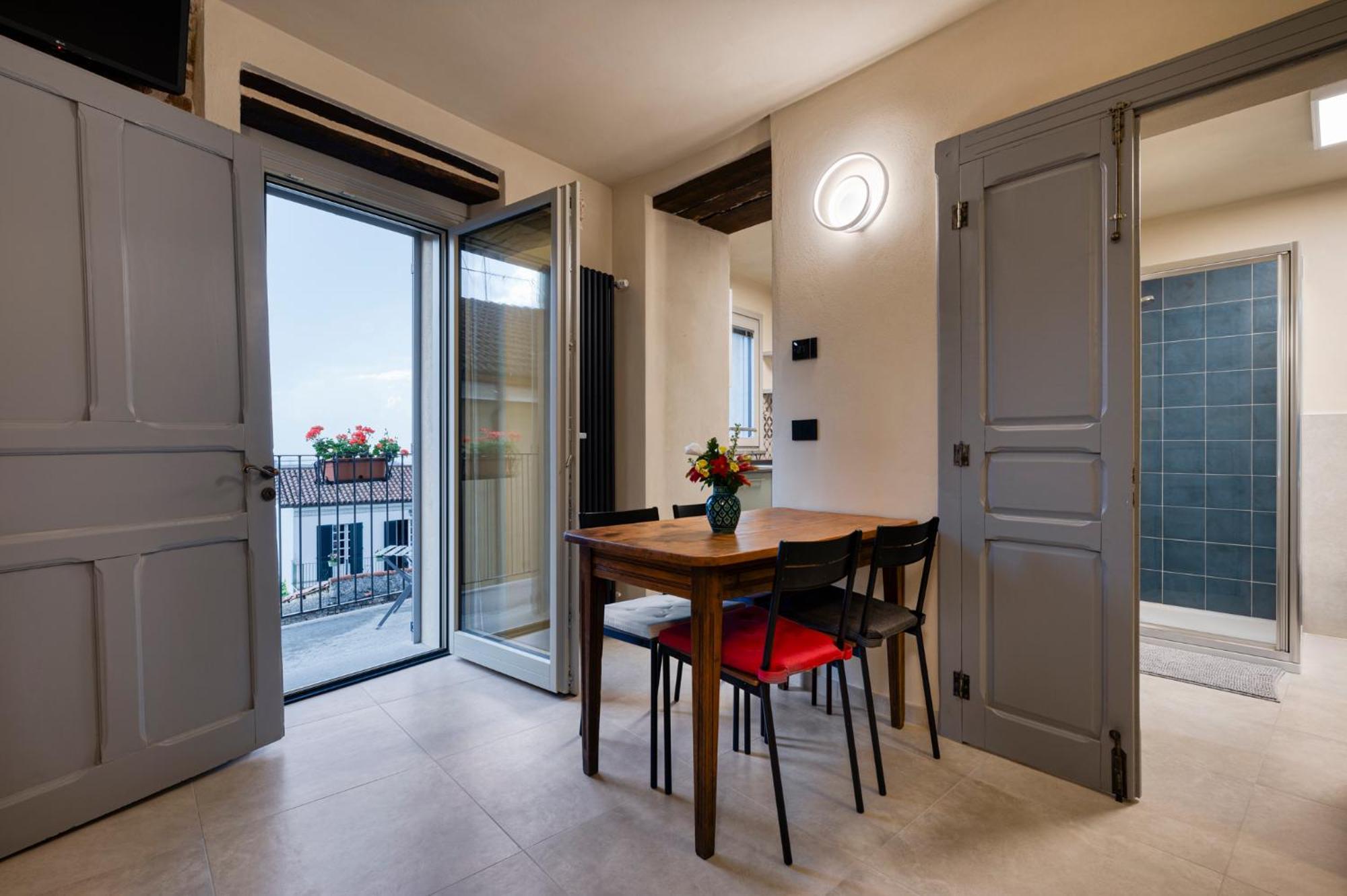La Casa Di Margot - Alloggio Blu Murazzano  Luaran gambar