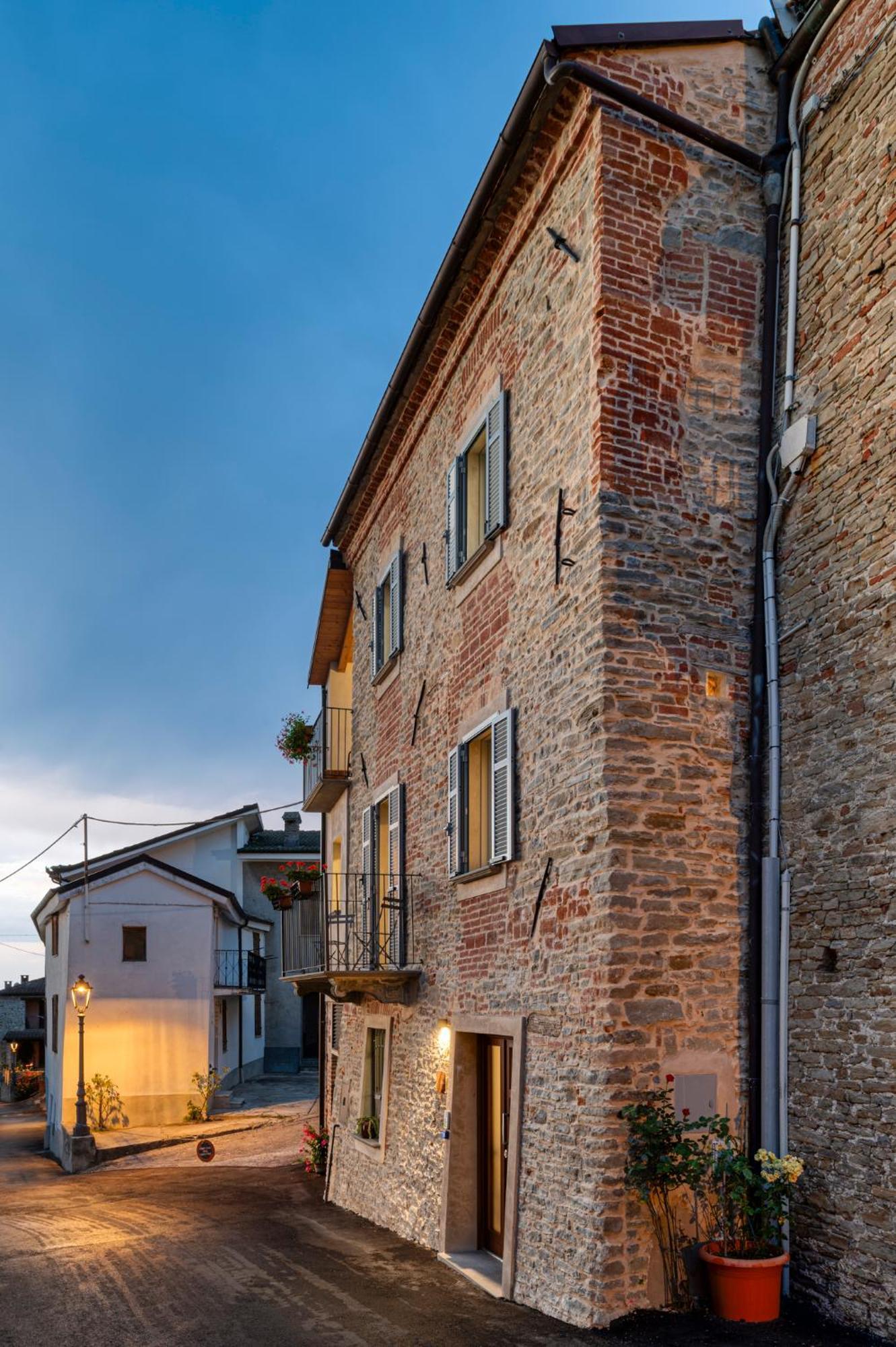 La Casa Di Margot - Alloggio Blu Murazzano  Luaran gambar