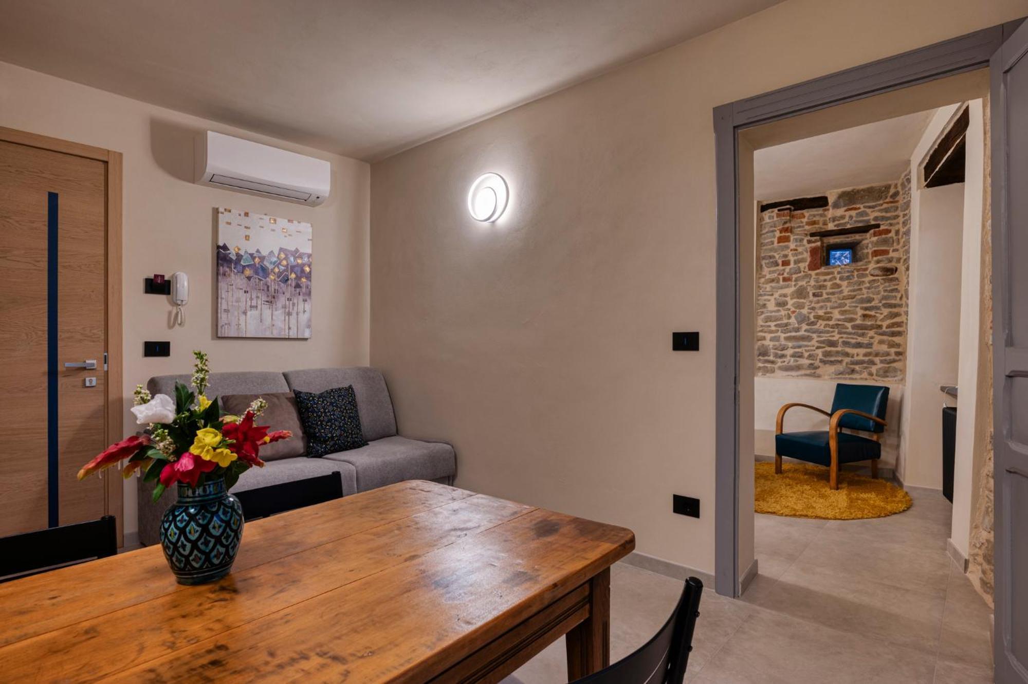 La Casa Di Margot - Alloggio Blu Murazzano  Luaran gambar